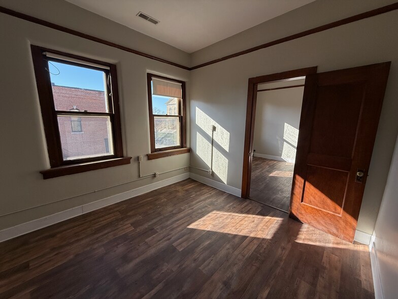 More Photos Of 101 E Jefferson St, Winterset Office For Sale