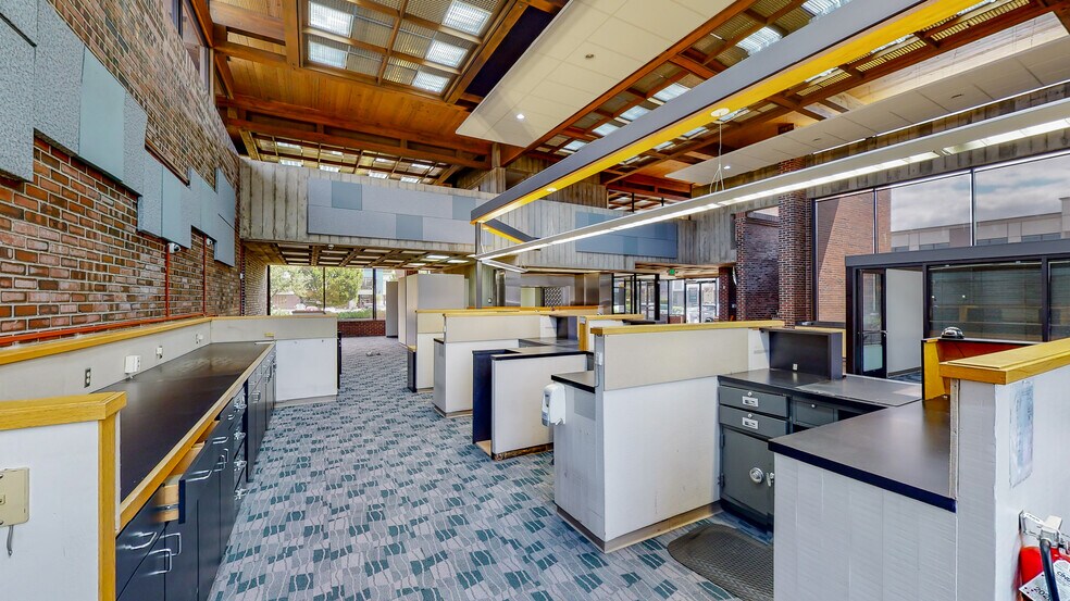 More Photos Of 8801 S Tacoma Way, Tacoma Freestanding For Lease