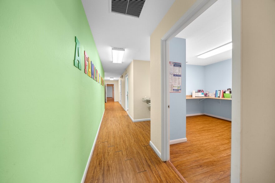 More Photos Of 1415 NW 23rd Ave, Chiefland Medical For Sale