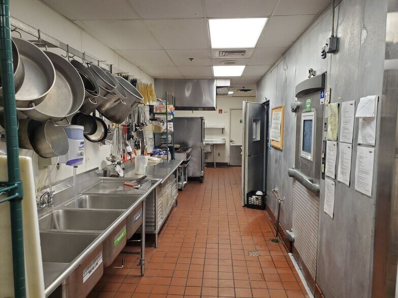 More Photos Of 2160 W Landis Ave, Vineland Restaurant For Lease
