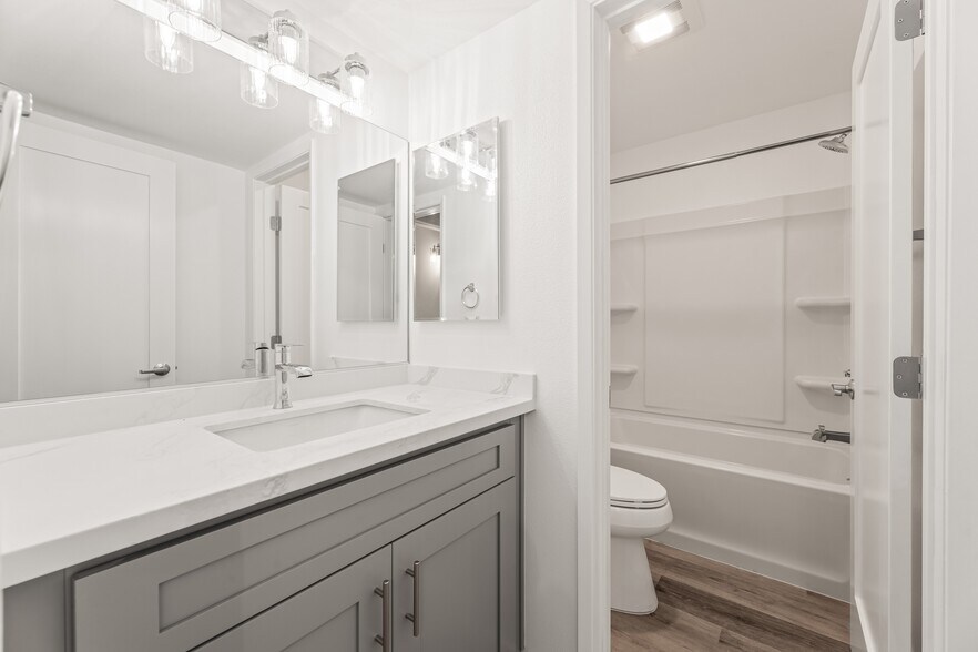 More Photos Of 7230 Franklin Ave, Los Angeles Apartments For Sale