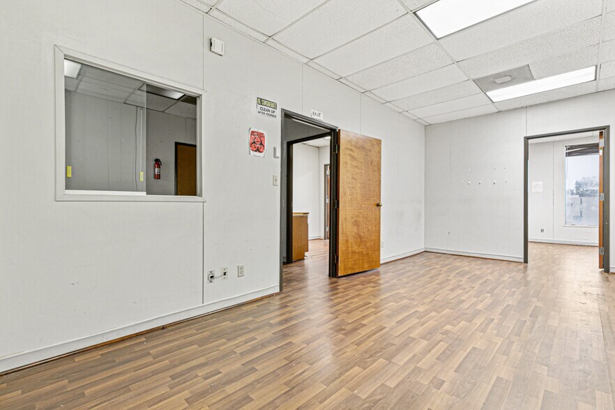 More Photos Of 1301 Northwest Hwy, Garland Office For Sale