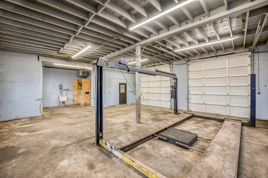 More Photos Of 452 SE Main St, Willamina Auto Repair For Sale