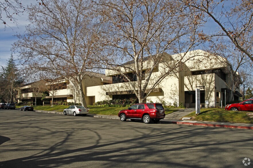 More Photos Of 1451 River Park Dr, Sacramento Office For Lease