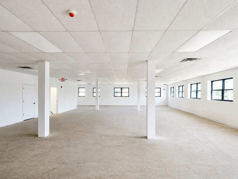 More Photos Of 106 Somerset St, Garfield Office For Sale