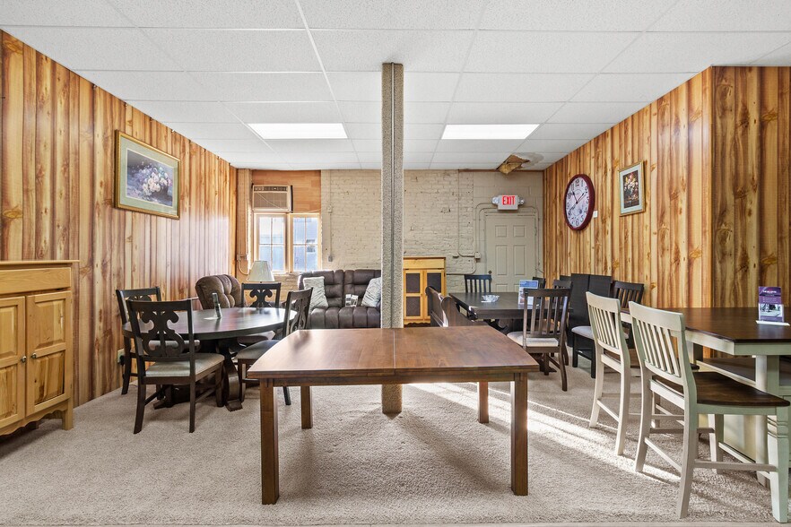 More Photos Of 147 S Springfield St, Saint Paris General Retail For Sale