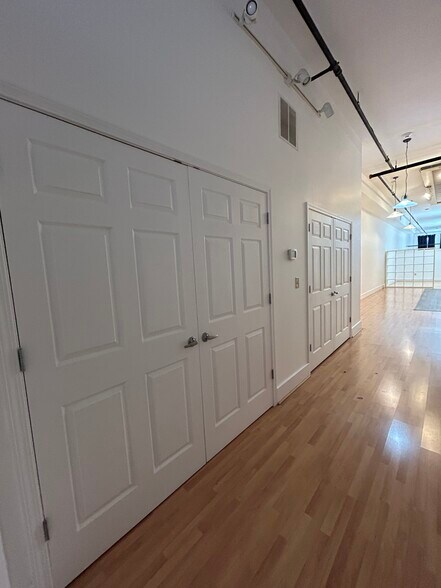 More Photos Of 14 N 3rd St, Lafayette Office For Sale