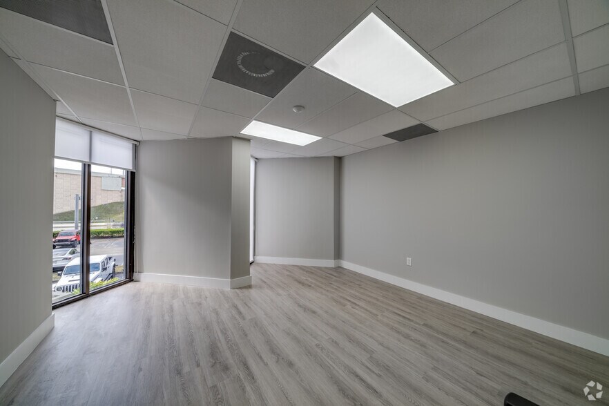 More Photos Of 1200 NW 78th Ave, Doral Unknown For Lease