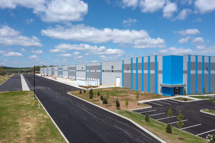 Primary Photo Of 8500 Logistics Airpark Dr, Louisville Distribution For Lease