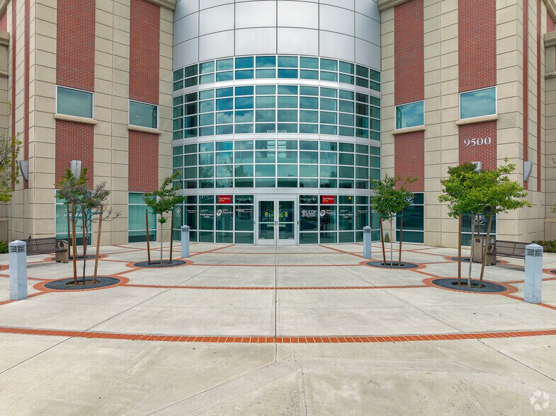 More Photos Of 9450-9500 Stockdale Hwy, Bakersfield Medical For Lease