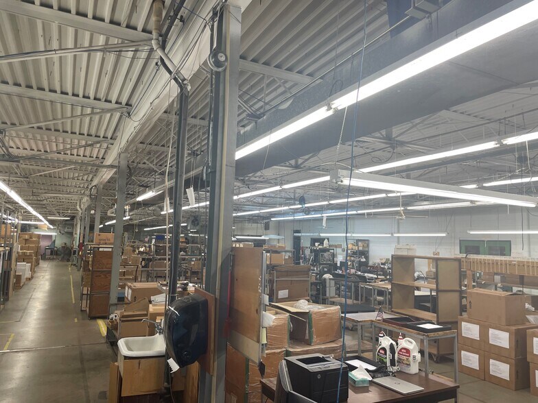 More Photos Of 1905 W Jefferson St, Springfield Warehouse For Sale