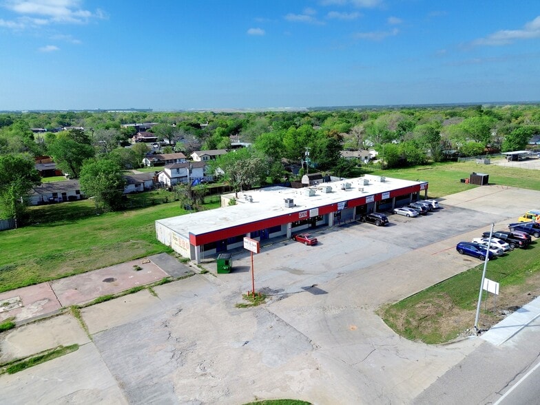 More Photos Of 7822 Great Trinity Forest Way, Dallas Storefront For Sale