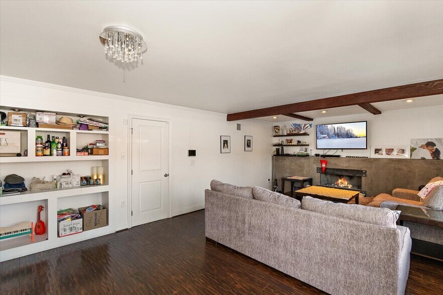 More Photos Of 12036 Darby Ave, Porter Ranch Specialty For Sale