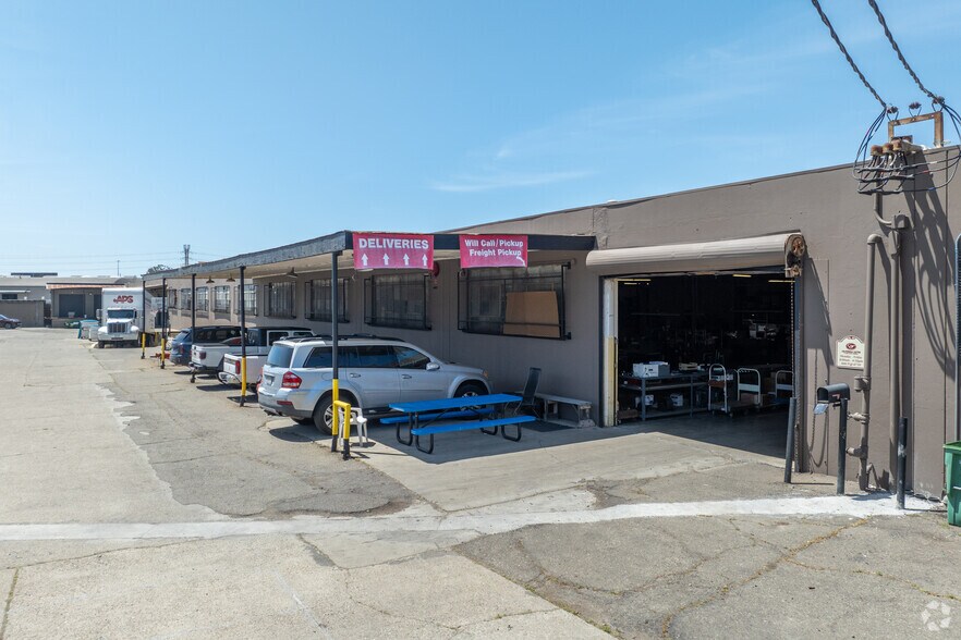 More Photos Of 6425 San Leandro St, Oakland Industrial For Sale