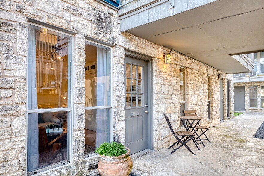 More Photos Of 2526 Durwood St, Austin Apartments For Sale