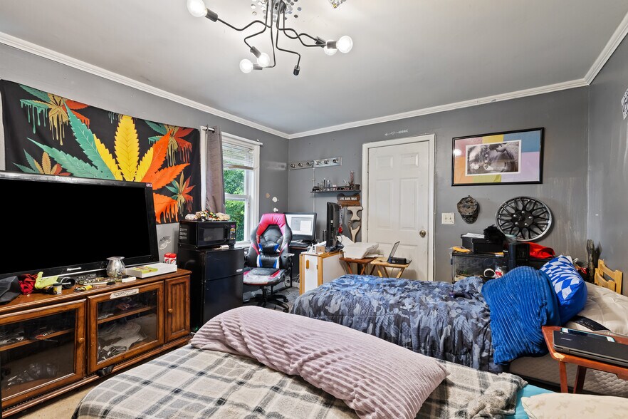 More Photos Of 8002 Fort Smallwood Rd, Baltimore Apartments For Sale