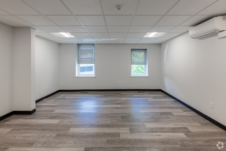 More Photos Of 29 Bank St, Stamford Office For Lease