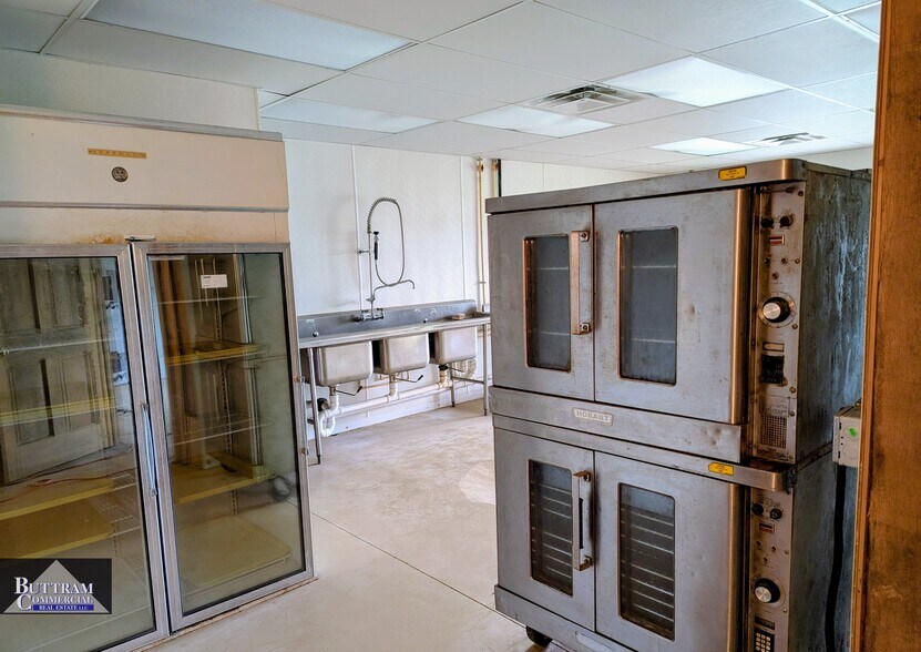 More Photos Of 4014 E 7th St, Joplin General Retail For Sale