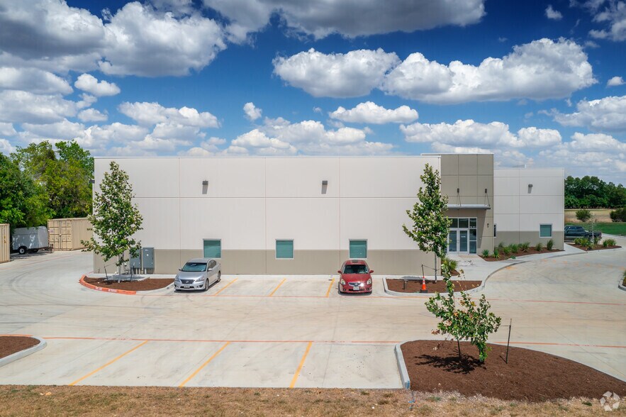 More Photos Of 176 Enterprise Pkwy, Boerne Unknown For Lease