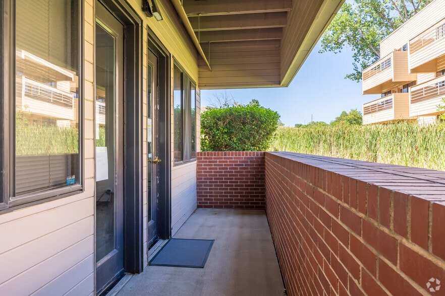 More Photos Of 8853-8859 Fox Dr, Thornton Office For Lease