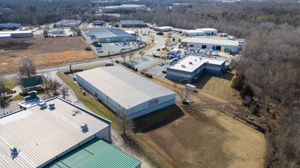 More Photos Of 2233 W Hanford Rd, Burlington Freestanding For Sale