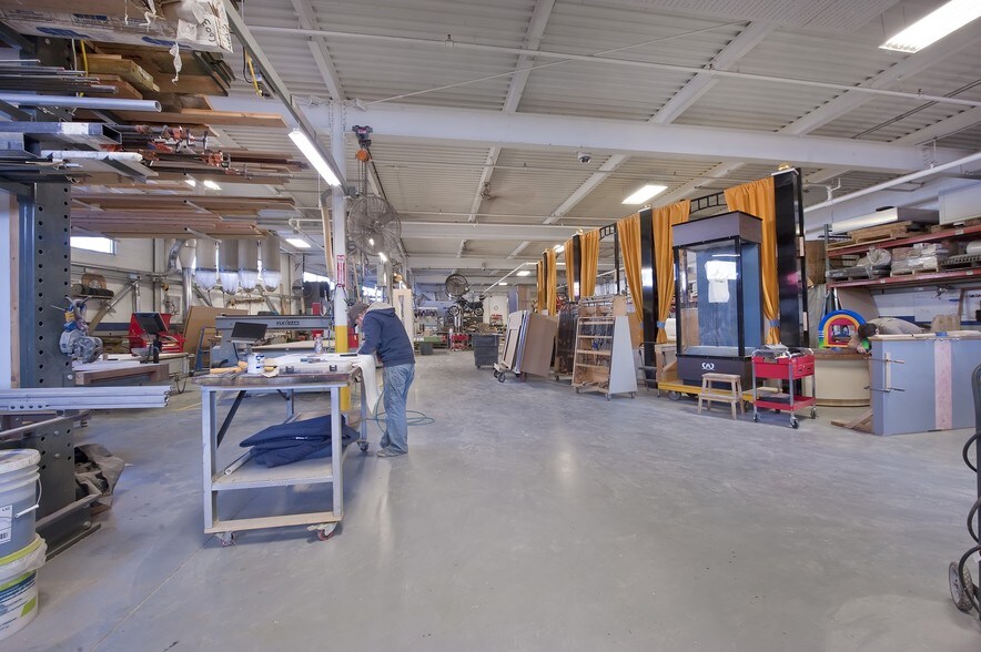 More Photos Of 10 Fadem Rd, Springfield Warehouse For Lease