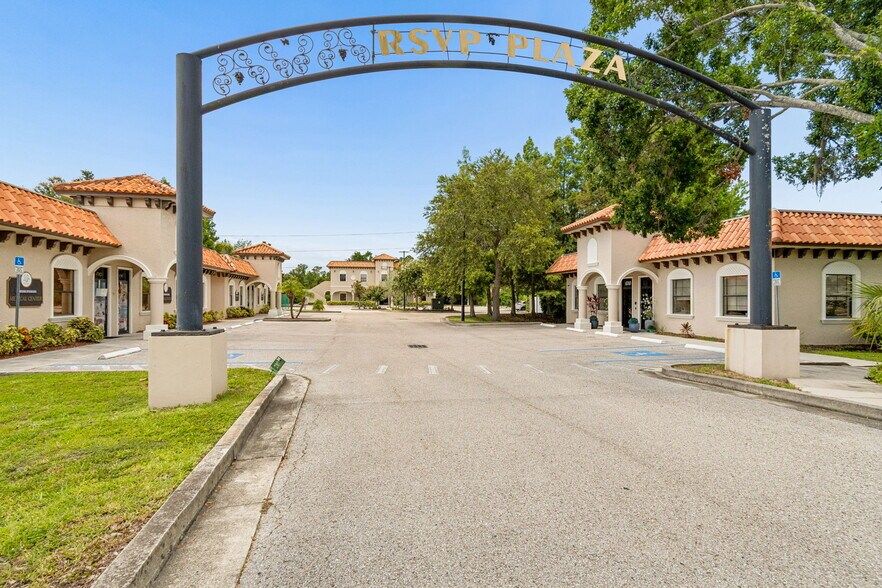 More Photos Of 6730 W Linebaugh Ave, Tampa Office For Sale