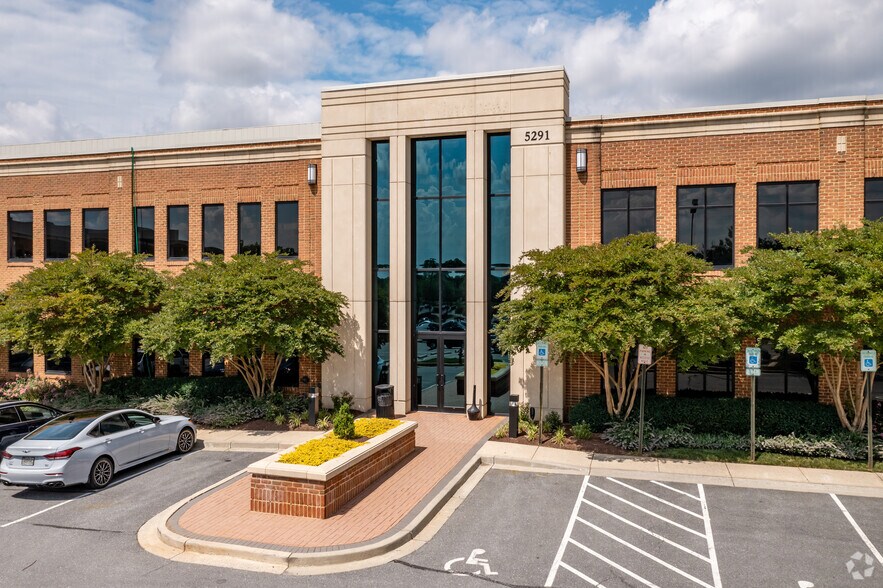More Photos Of 5291 Corporate Dr, Frederick Medical For Lease