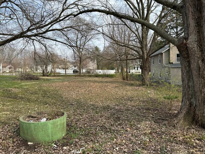 More Photos Of 155 S Madison St, Oswego Land For Sale