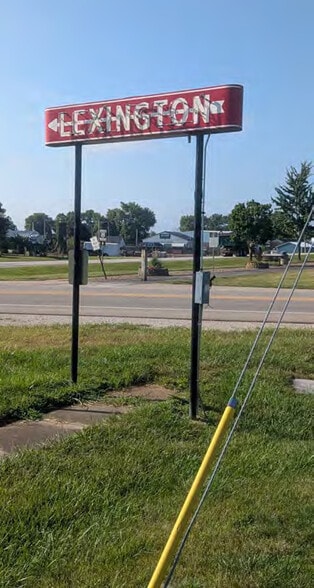 More Photos Of 1103 W Main St, Lexington Flex For Sale