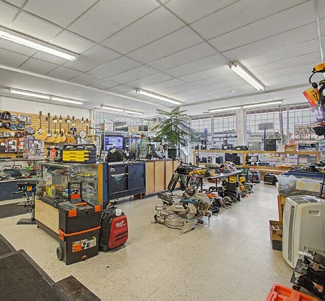 More Photos Of 65-85 E Nanaimo Av E, Penticton Storefront Retail Office For Sale