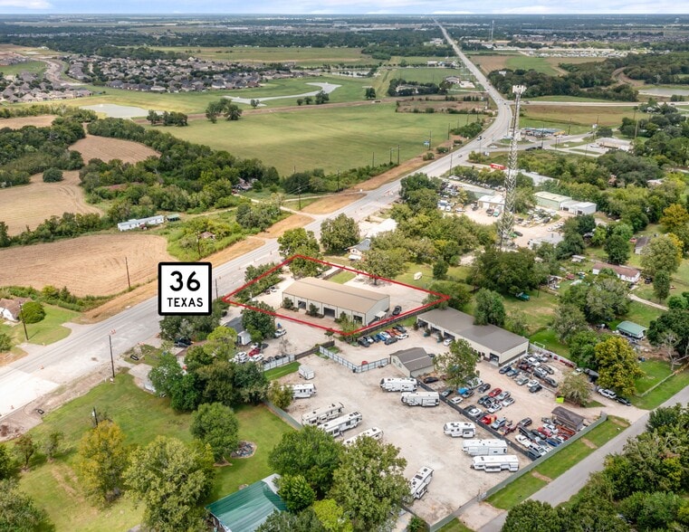 More Photos Of 6927 Highway 36 S, Rosenberg Office For Lease