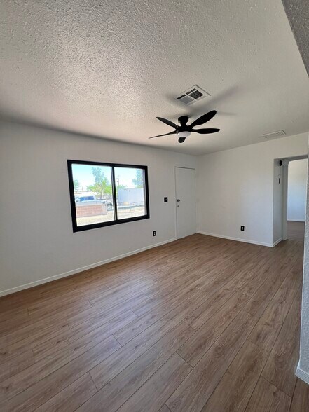 More Photos Of 1806 W Sherman St, Phoenix Industrial For Sale