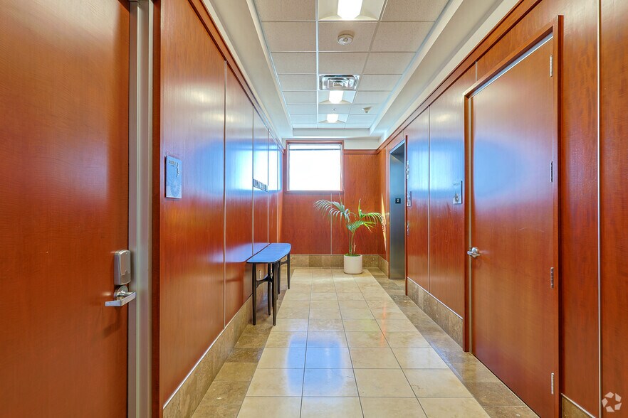 More Photos Of 11412 Bee Caves Rd, Austin Office For Lease