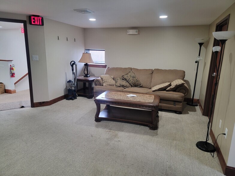 More Photos Of 909 Bustleton Pike, Feasterville Trevose Office For Lease