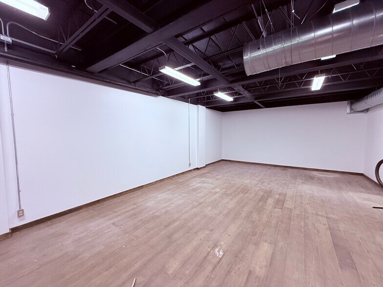 More Photos Of 391 Bank St, Ottawa Storefront Retail Office For Sale