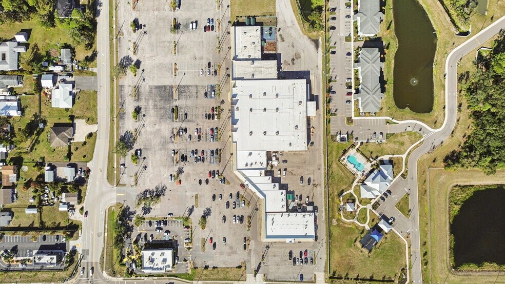 More Photos Of 5165-5261 33rd St E, Bradenton Storefront For Sale