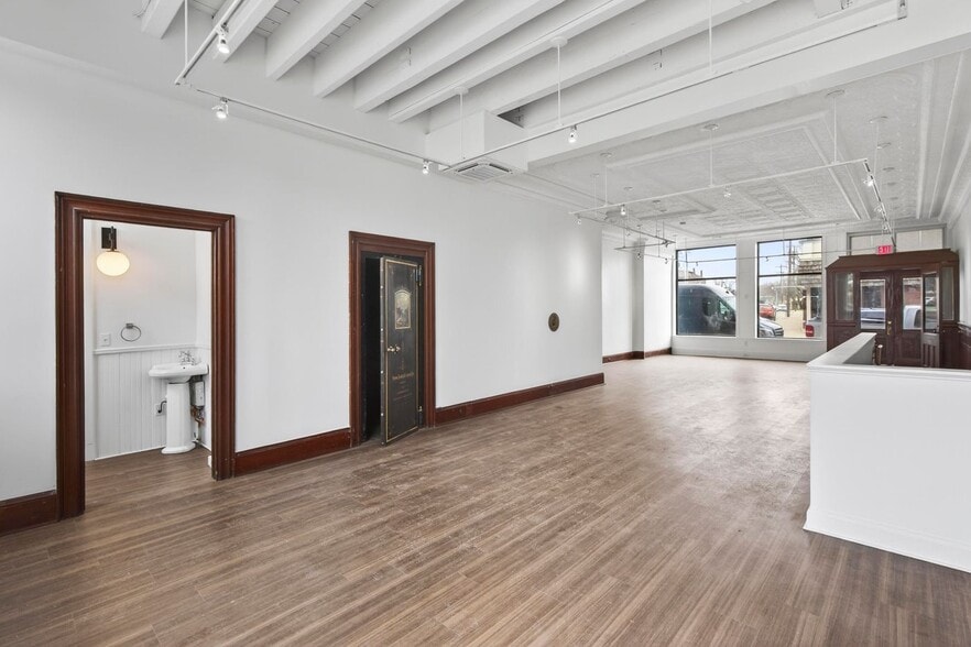 More Photos Of 429 Main St, Rockland Office For Sale