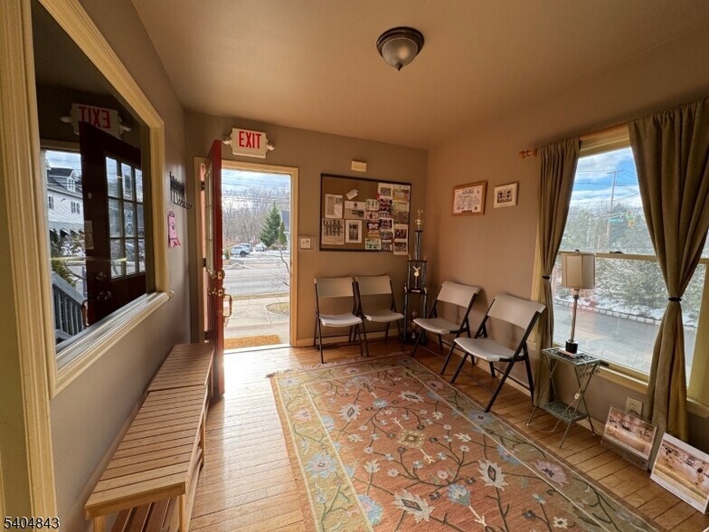 More Photos Of 630 Valley Rd, Gillette General Retail For Sale