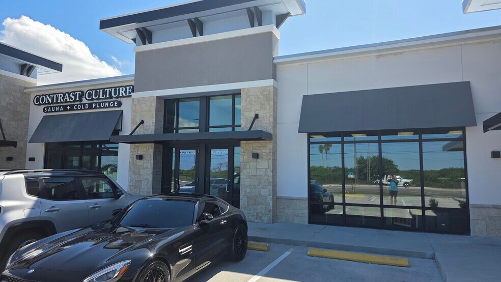 More Photos Of 8100 Park Blvd N, Pinellas Park Storefront For Lease