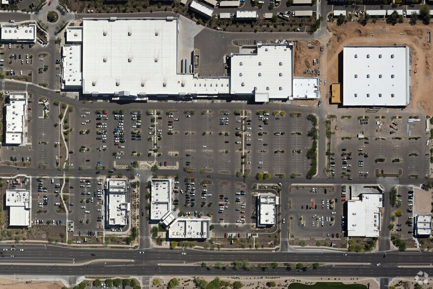 More Photos Of 2524 S San Tan Village Pkwy, Gilbert Storefront For Lease