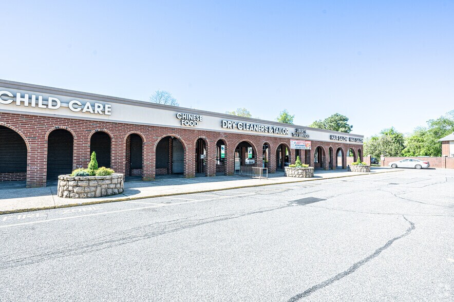 More Photos Of 2-44 Colonial Springs Rd, Wyandanch General Retail For Lease