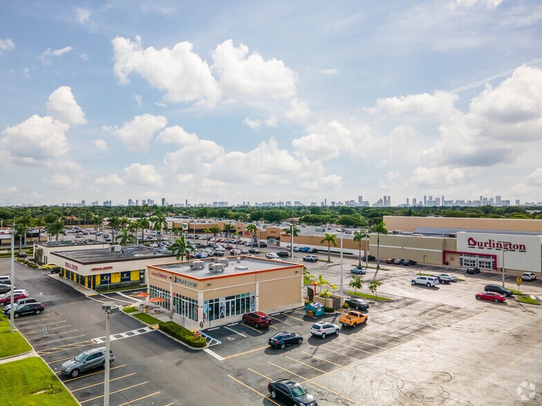 More Photos Of 850-980 Ives Dairy Rd, Miami Storefront For Lease