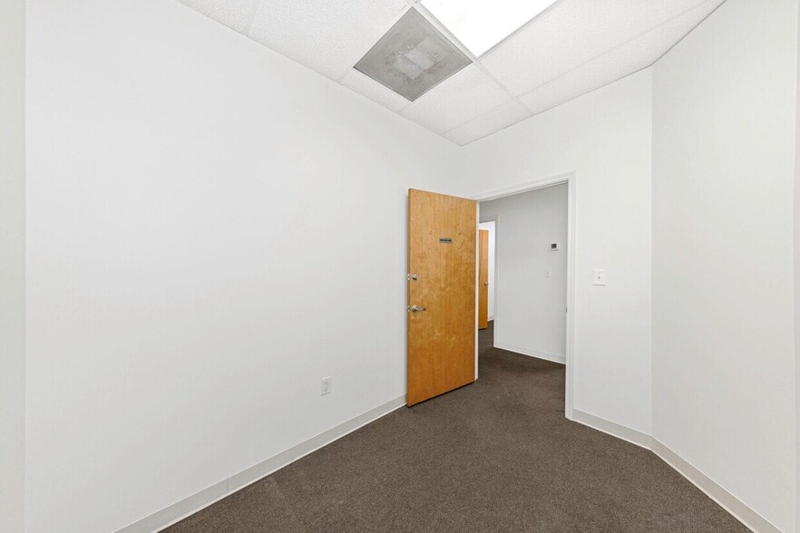 More Photos Of 14517 Bruce B Downs Blvd, Tampa Medical For Lease