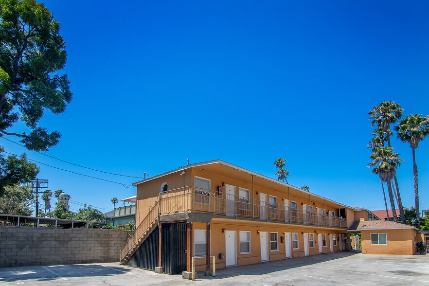 More Photos Of 1930 S Oxford Ave, Los Angeles Apartments For Sale