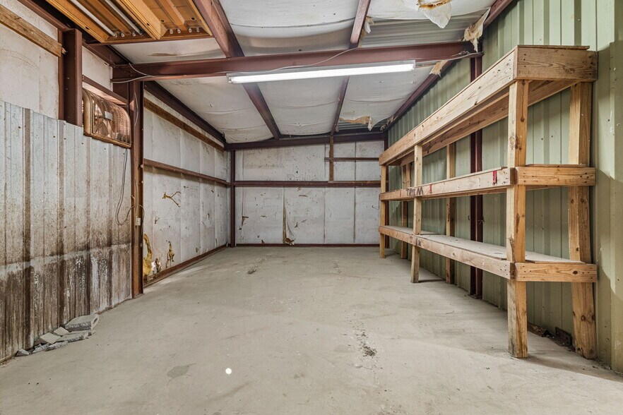 More Photos Of 10063 US-72, Rogersville Warehouse For Sale