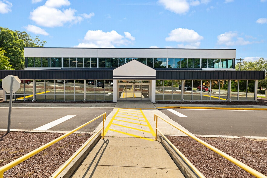 More Photos Of 4020 N Roxboro St, Durham Medical For Lease