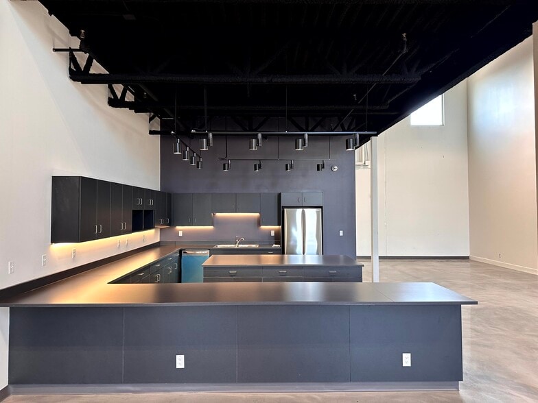 More Photos Of 4412 9 St SE, Calgary Warehouse For Sale