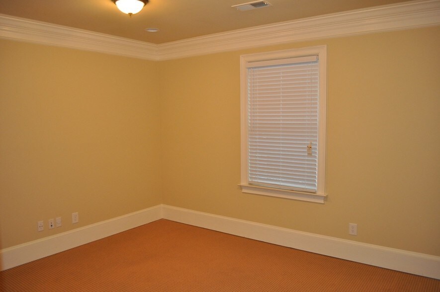 More Photos Of 4330 S Lee St, Buford Medical For Lease