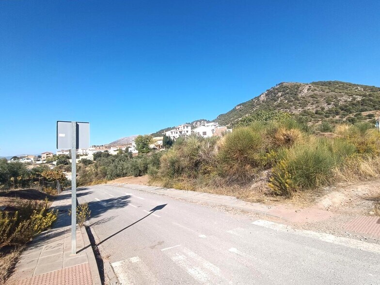 More Photos Of 3 Sau, Nívar Land For Sale